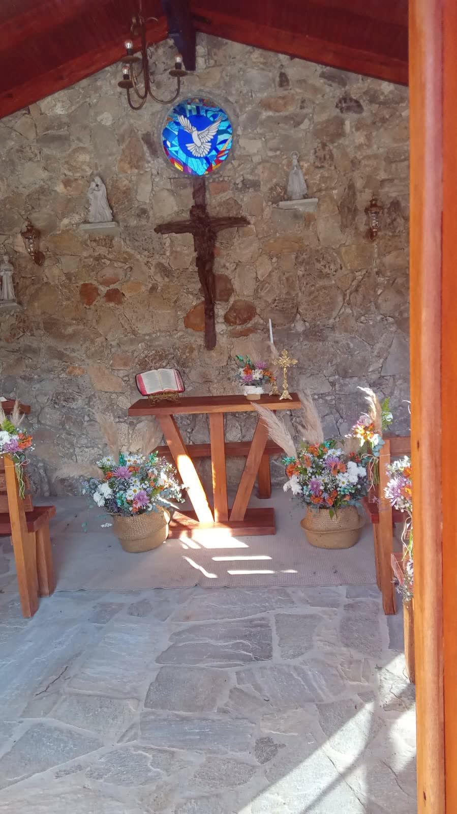 Capela de pedra decorada